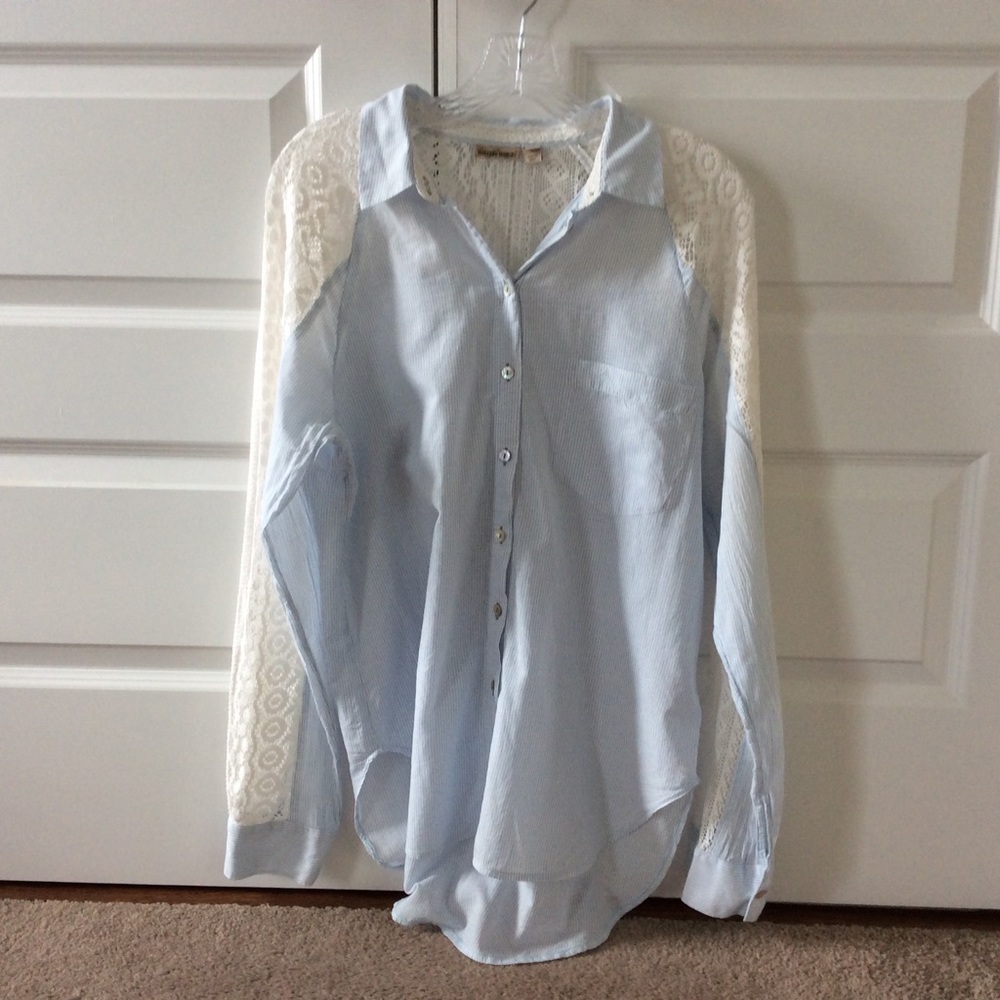 ANTHROPOLOGIE Holding Horses long sleeve lace shirt